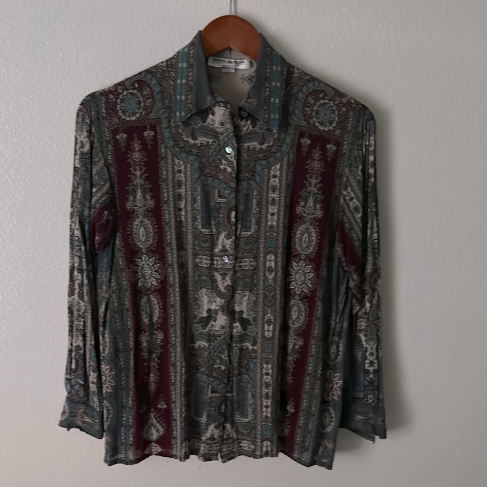 Women’s shirt